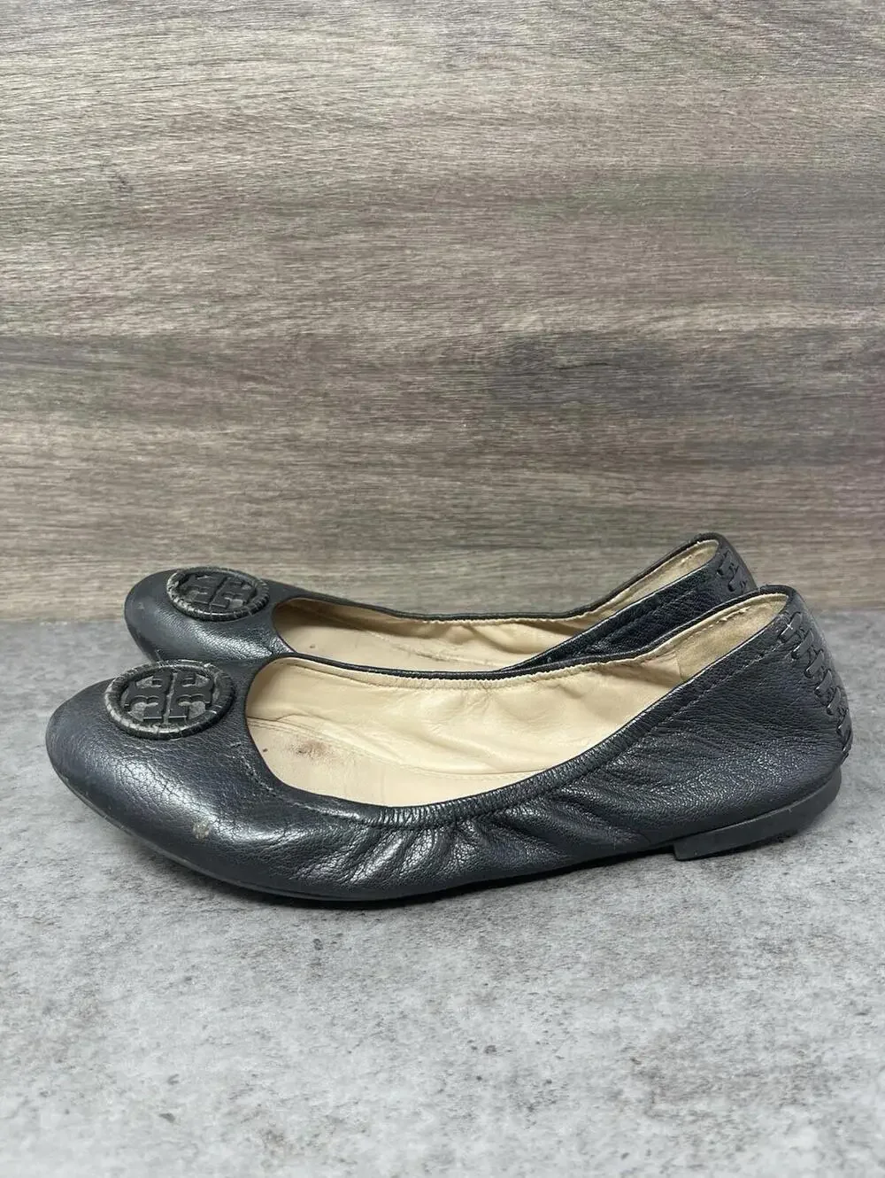 Tory Burch Black Leather Flats Womens Size 8.5 Slip On Shoes
